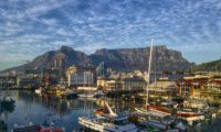 Ein schöner Blick auf den Tafelberg in Kapstadt