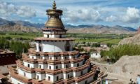 Die begehbare Kumbum Stupa