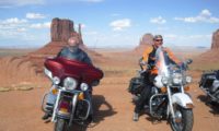 Biker vor Monument Valley