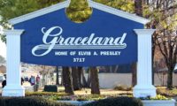 Der Eingang zu Graceland