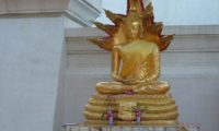 Die goldene Buddha Statue