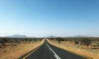 Auf der Trans-Kalahari Highway können wir gut Kilometer machen