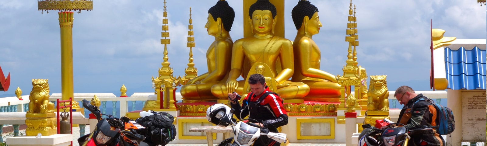 Myanmar Buddha und Biker